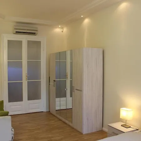 Leo Obchodna - Family *