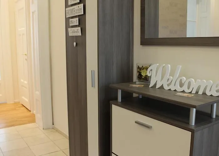 Leo Obchodna - Family ברטיסלאבה