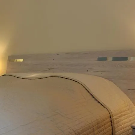 Leo Obchodna - Family *