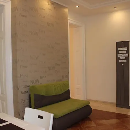 Leo Obchodna - Family * Bratysława