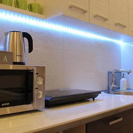 Leo Obchodna - Family * Bratysława