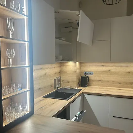 Leo Obchodna - Family Apartament