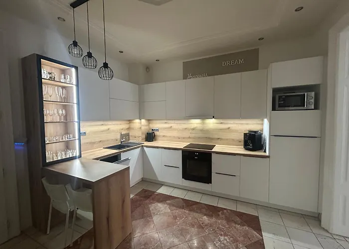 Leo Obchodna - Family Lägenhet *